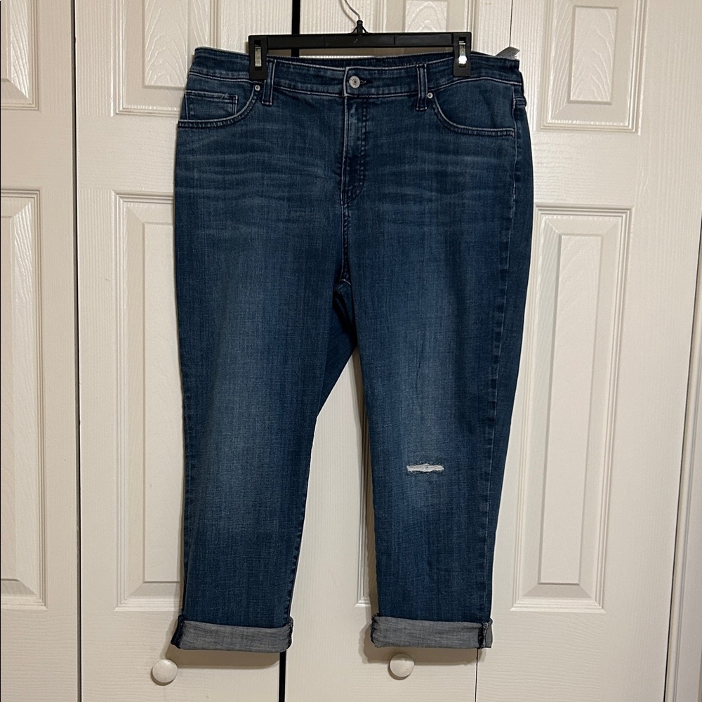 Chicos So Slimming Girlfriend Slim Leg Crop Jean - Sz 2.5 / 14